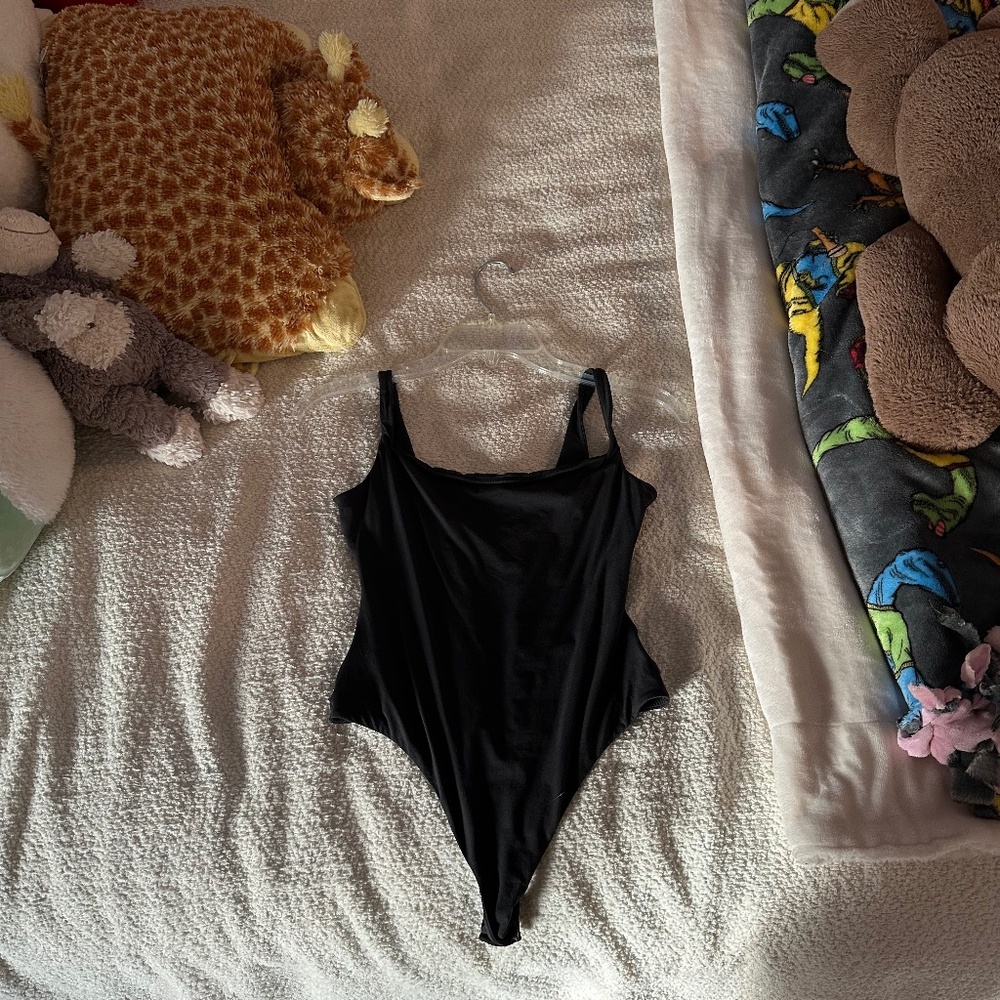 Skims fits everybody bodysuit size small black